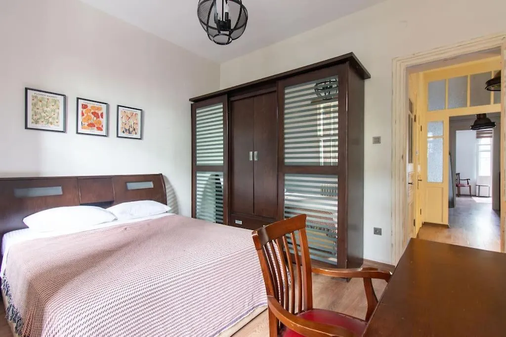 Historic 2Br Nisantasi Sisli Flat High Ceilings Apartman Isztambul Törökország