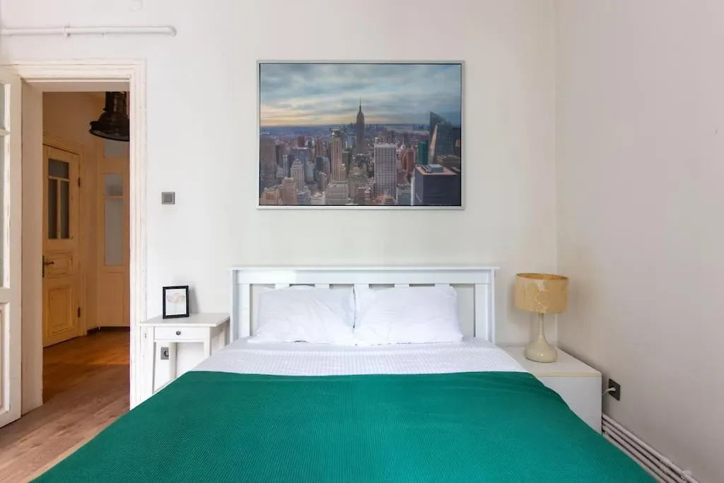 Historic 2Br Nisantasi Sisli Flat High Ceilings Apartman Isztambul
